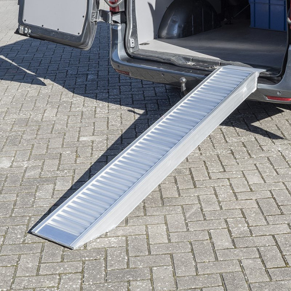 Rampe de chargement aluminium 200x30,5cm 1655kg par pièce